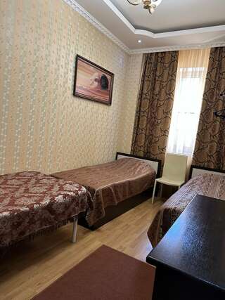 Гостиница RichMan Краснодар Бюджетный двухместный номер с 2 отдельными кроватями-1